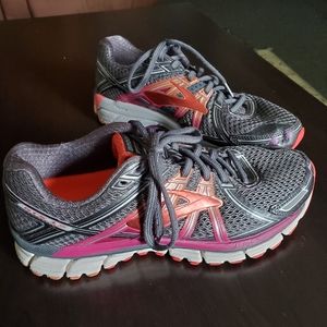 Brooks GTS Running Shoes 10 Wide